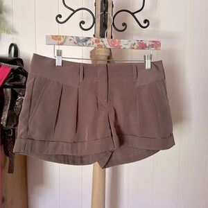 Express pleated shorts